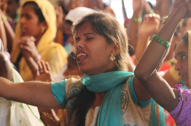 Hundreds Massed for the 2 days Mega Prayer organized by Grace Ministry at Pavagada, Tumkur. The Pavagada Prayer Meetings was a great blessing to the hundreds who gathered.